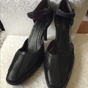 Nine West shoes size 8,5